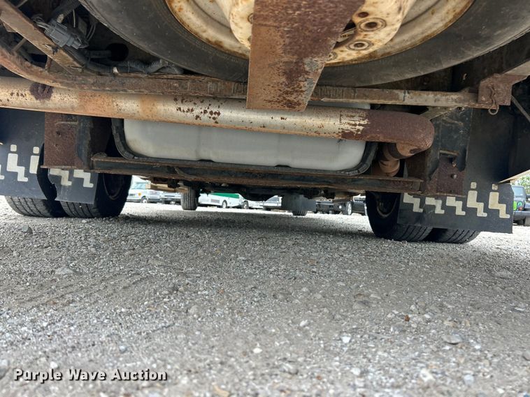 image for item FC5403 2009 Ford E450 Super Duty shuttle bus