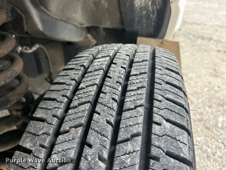 image for item FC5403 2009 Ford E450 Super Duty shuttle bus