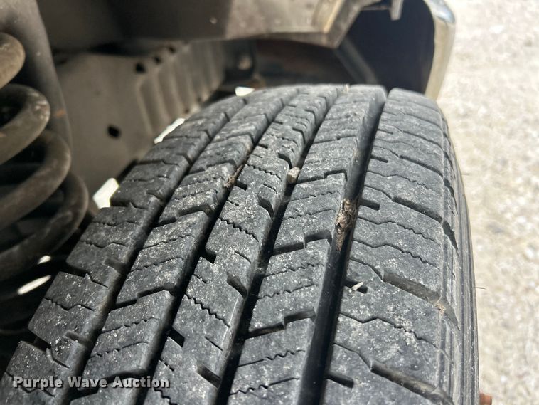 image for item FC5403 2009 Ford E450 Super Duty shuttle bus