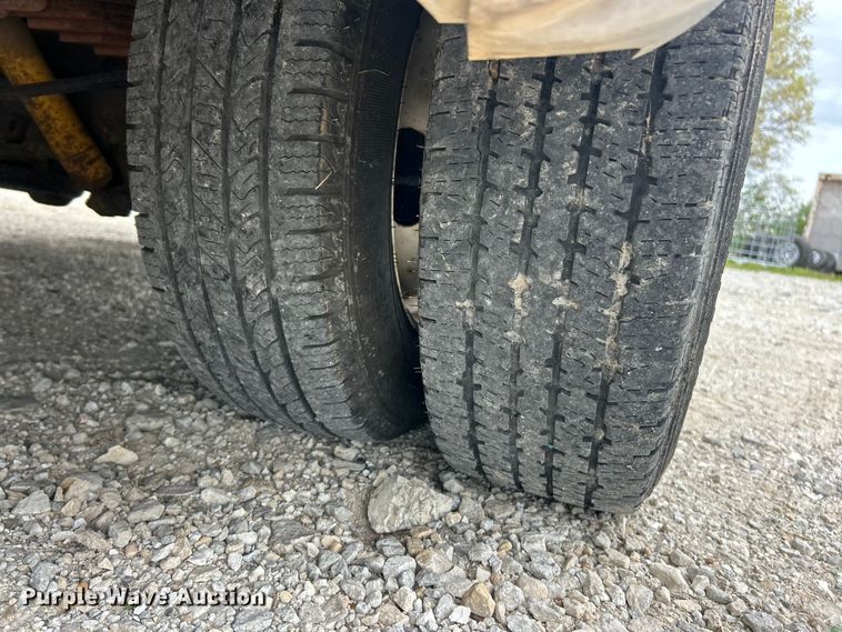 image for item FC5403 2009 Ford E450 Super Duty shuttle bus