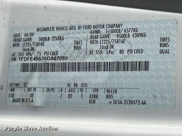 image for item FC5403 2009 Ford E450 Super Duty shuttle bus