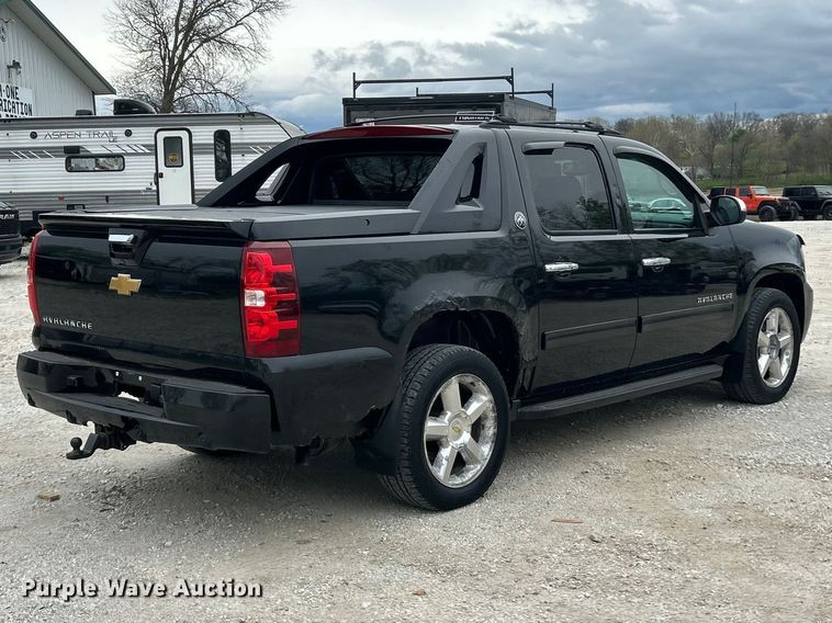 image for item FC5405 2013 Chevrolet Avalanche Crew Cab pickup truck