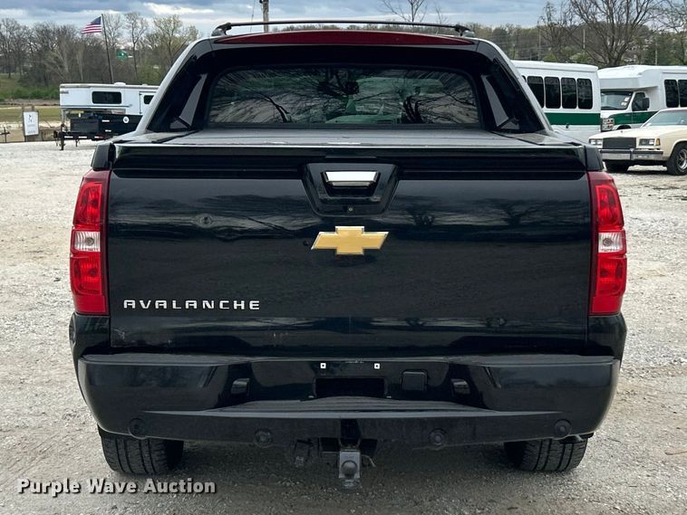 image for item FC5405 2013 Chevrolet Avalanche Crew Cab pickup truck