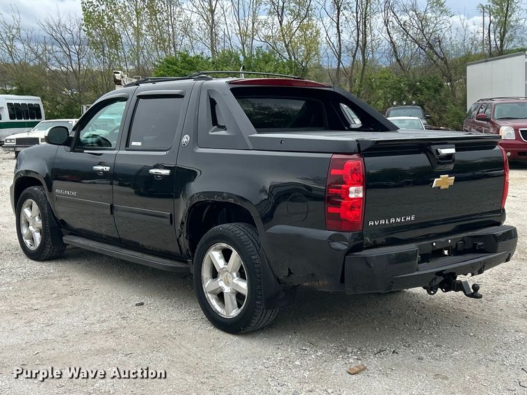 image for item FC5405 2013 Chevrolet Avalanche Crew Cab pickup truck
