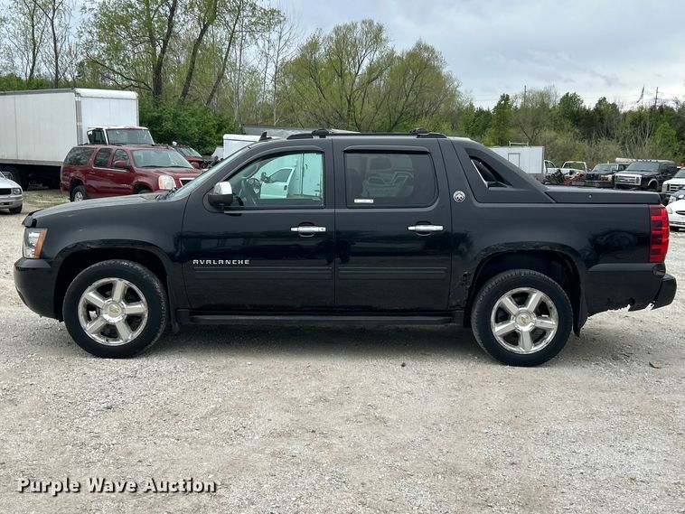image for item FC5405 2013 Chevrolet Avalanche Crew Cab pickup truck