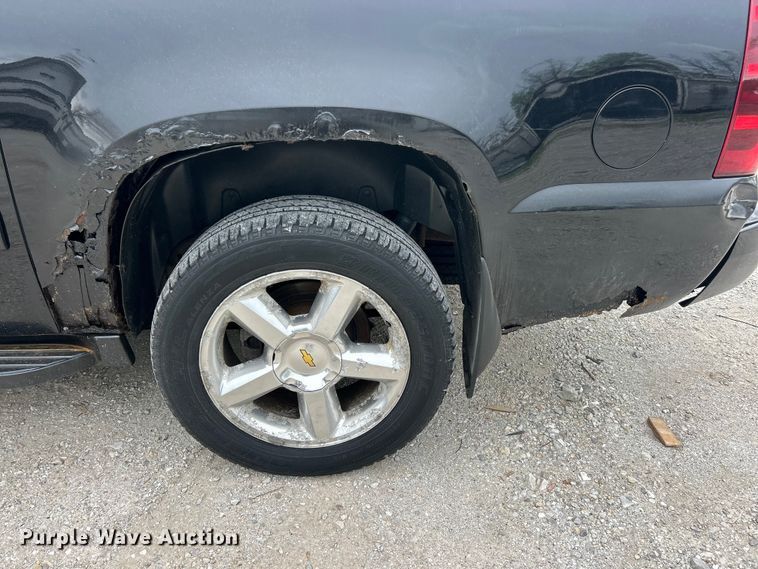 image for item FC5405 2013 Chevrolet Avalanche Crew Cab pickup truck