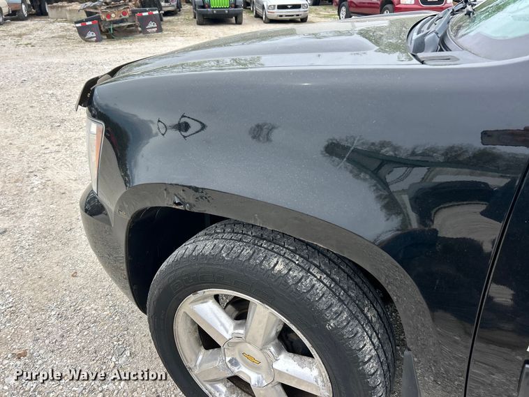 image for item FC5405 2013 Chevrolet Avalanche Crew Cab pickup truck