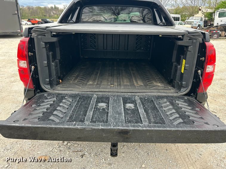 image for item FC5405 2013 Chevrolet Avalanche Crew Cab pickup truck