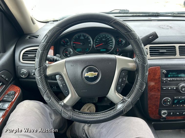 image for item FC5405 2013 Chevrolet Avalanche Crew Cab pickup truck