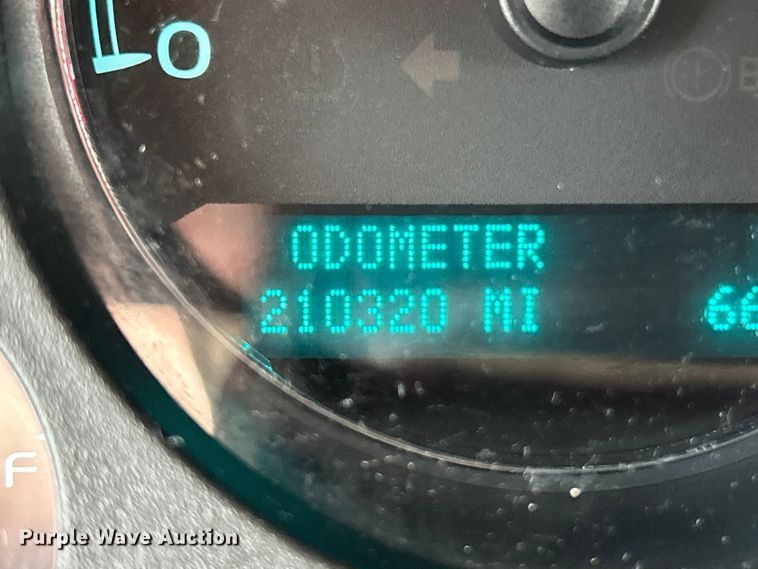 image for item FC5405 2013 Chevrolet Avalanche Crew Cab pickup truck