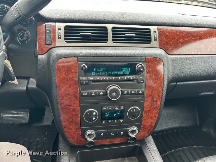 image for item FC5405 2013 Chevrolet Avalanche Crew Cab pickup truck