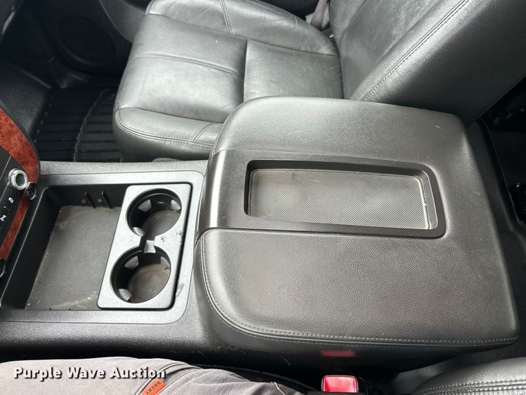 image for item FC5405 2013 Chevrolet Avalanche Crew Cab pickup truck