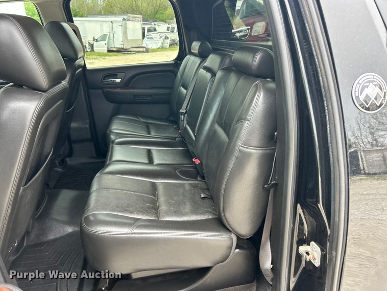 image for item FC5405 2013 Chevrolet Avalanche Crew Cab pickup truck