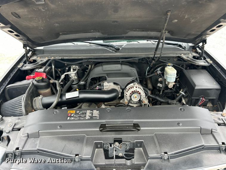 image for item FC5405 2013 Chevrolet Avalanche Crew Cab pickup truck