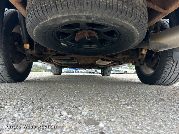 image for item FC5405 2013 Chevrolet Avalanche Crew Cab pickup truck