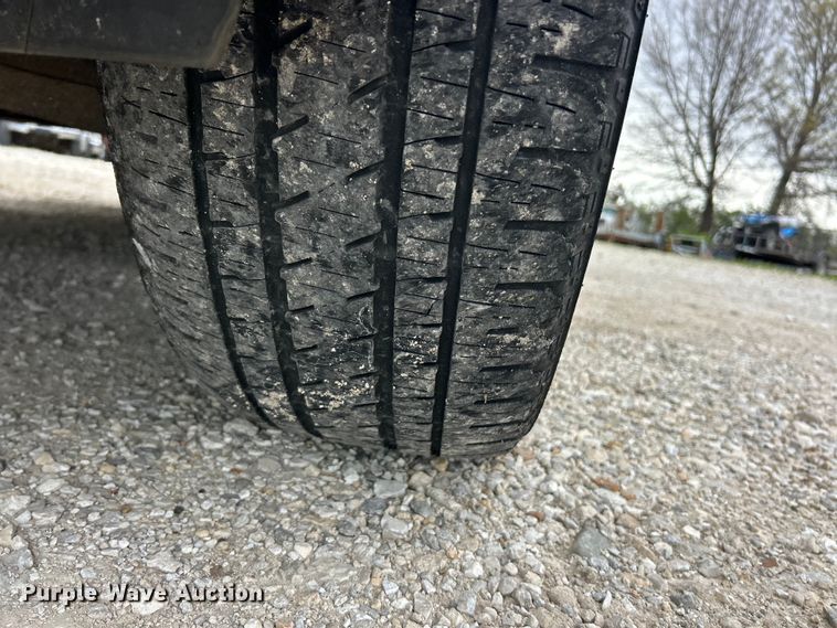 image for item FC5405 2013 Chevrolet Avalanche Crew Cab pickup truck