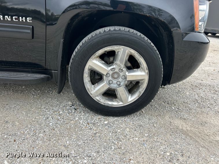 image for item FC5405 2013 Chevrolet Avalanche Crew Cab pickup truck