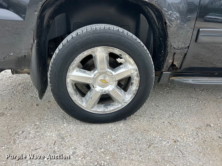 image for item FC5405 2013 Chevrolet Avalanche Crew Cab pickup truck