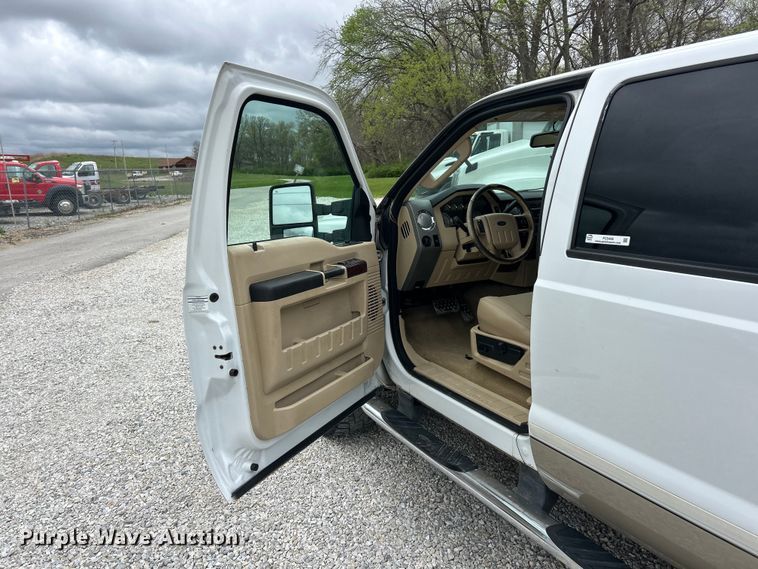 image for item FC5406 2008 Ford F250 Super Duty Crew Cab pickup truck