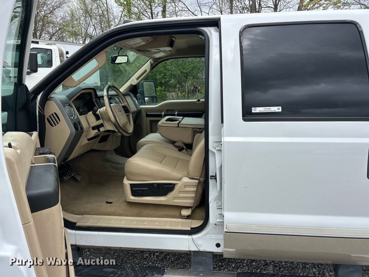 image for item FC5406 2008 Ford F250 Super Duty Crew Cab pickup truck