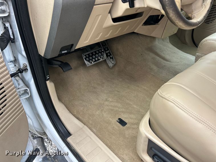 image for item FC5406 2008 Ford F250 Super Duty Crew Cab pickup truck