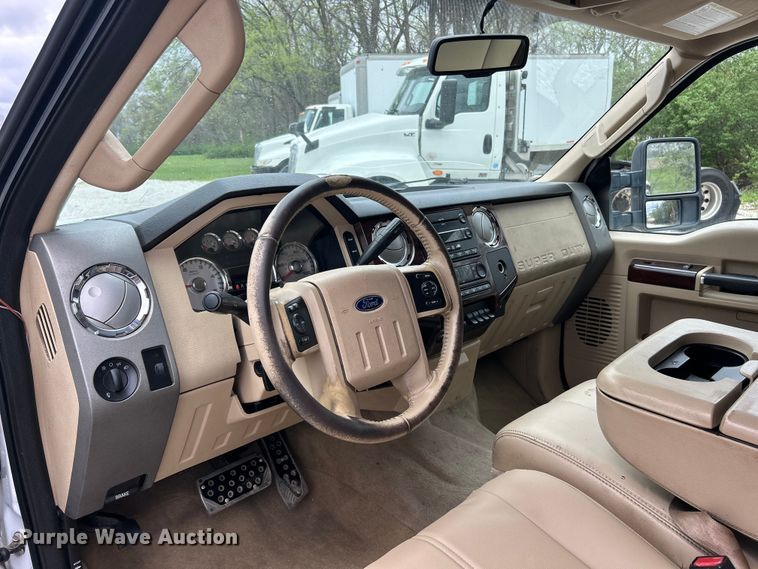 image for item FC5406 2008 Ford F250 Super Duty Crew Cab pickup truck