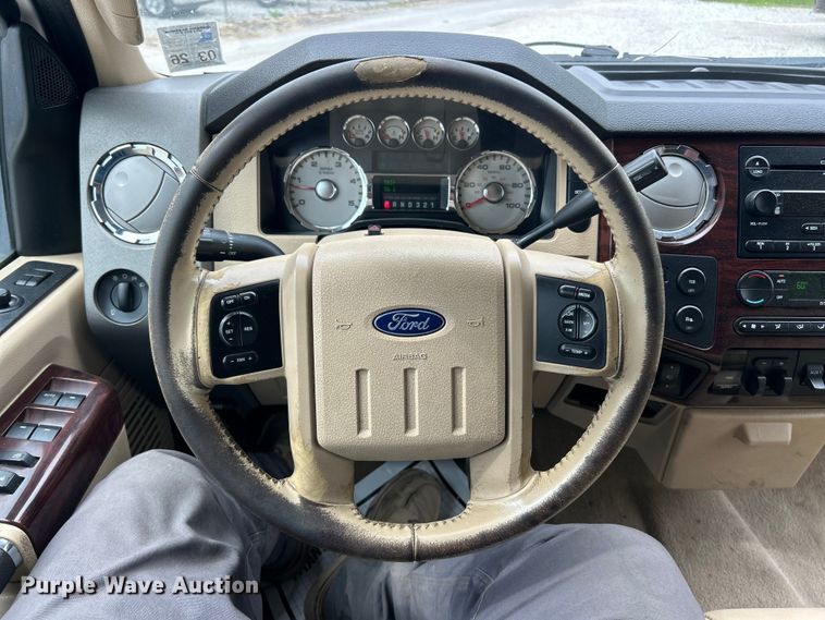 image for item FC5406 2008 Ford F250 Super Duty Crew Cab pickup truck
