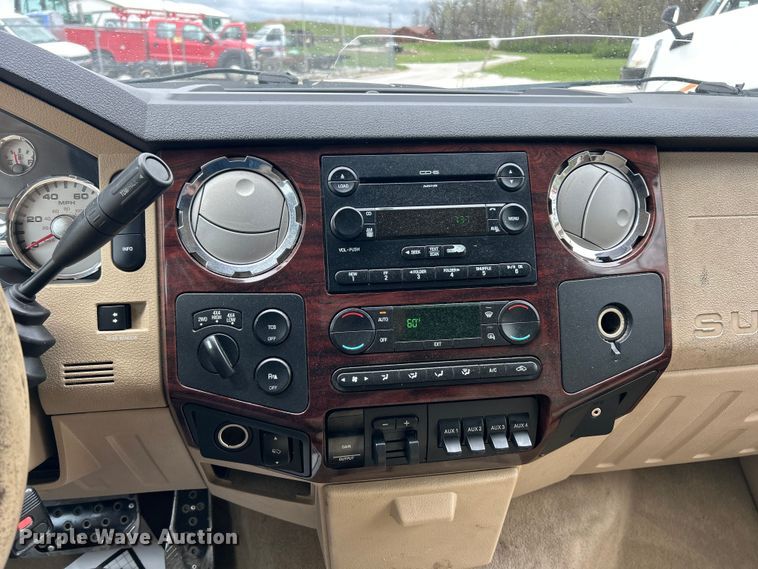 image for item FC5406 2008 Ford F250 Super Duty Crew Cab pickup truck