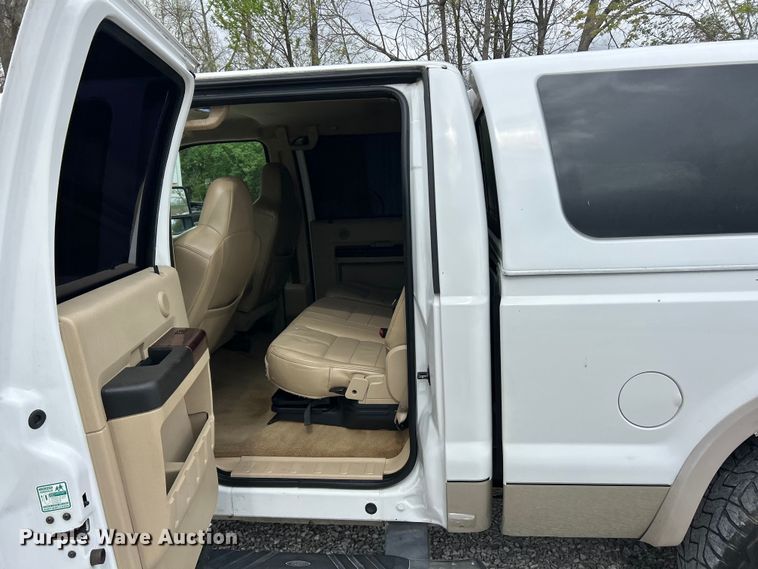 image for item FC5406 2008 Ford F250 Super Duty Crew Cab pickup truck