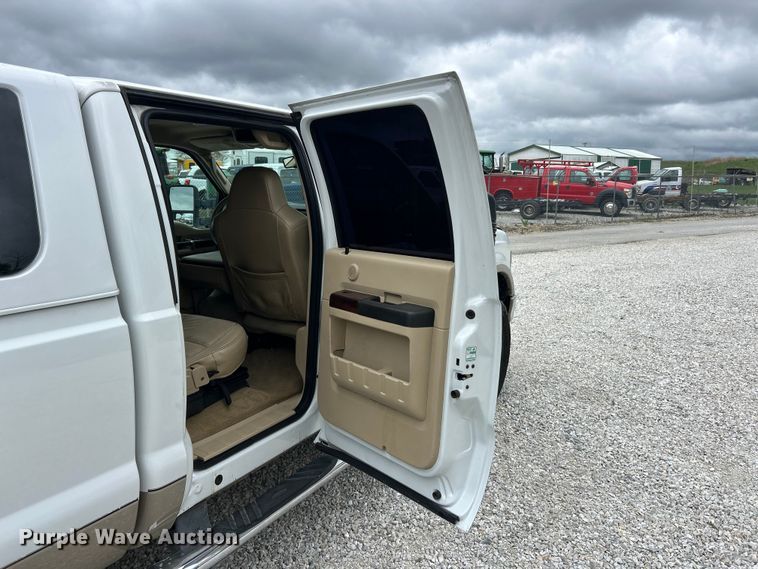 image for item FC5406 2008 Ford F250 Super Duty Crew Cab pickup truck