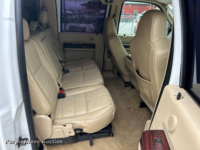 image for item FC5406 2008 Ford F250 Super Duty Crew Cab pickup truck