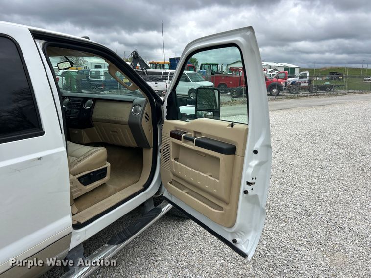 image for item FC5406 2008 Ford F250 Super Duty Crew Cab pickup truck
