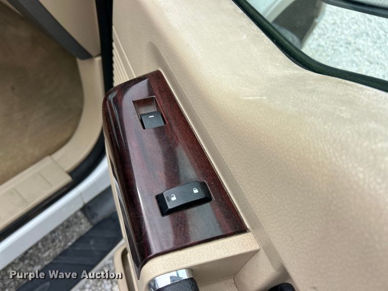 image for item FC5406 2008 Ford F250 Super Duty Crew Cab pickup truck