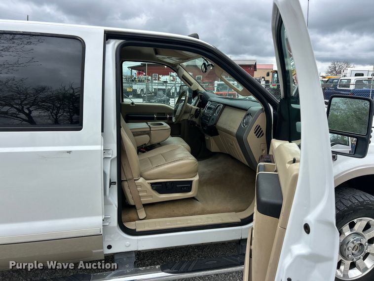 image for item FC5406 2008 Ford F250 Super Duty Crew Cab pickup truck