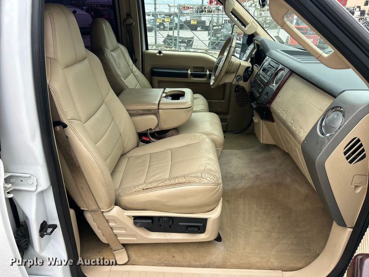 image for item FC5406 2008 Ford F250 Super Duty Crew Cab pickup truck