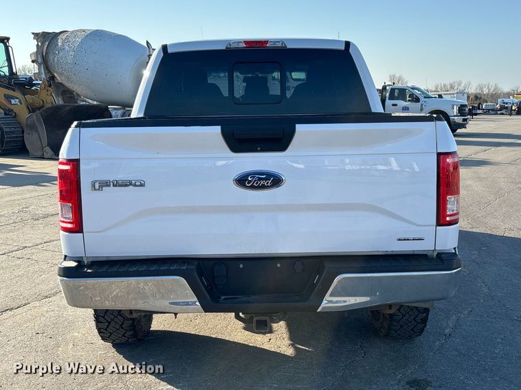 image for item FC5563 2015 Ford F150 Crew Cab pickup truck