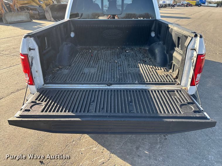 image for item FC5563 2015 Ford F150 Crew Cab pickup truck