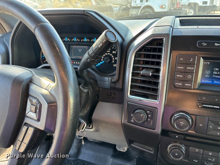 image for item FC5563 2015 Ford F150 Crew Cab pickup truck