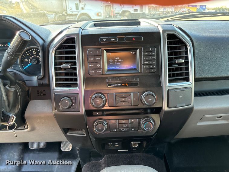 image for item FC5563 2015 Ford F150 Crew Cab pickup truck