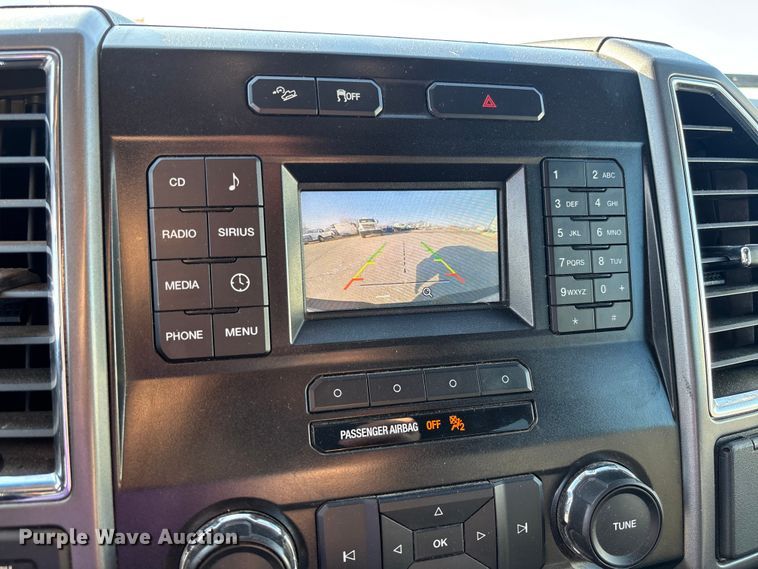 image for item FC5563 2015 Ford F150 Crew Cab pickup truck