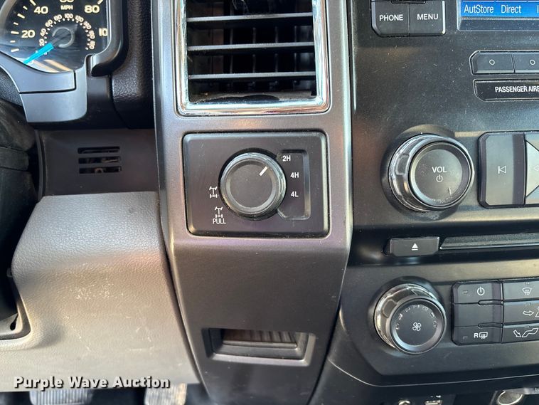 image for item FC5563 2015 Ford F150 Crew Cab pickup truck