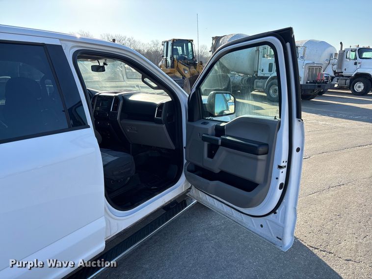 image for item FC5563 2015 Ford F150 Crew Cab pickup truck