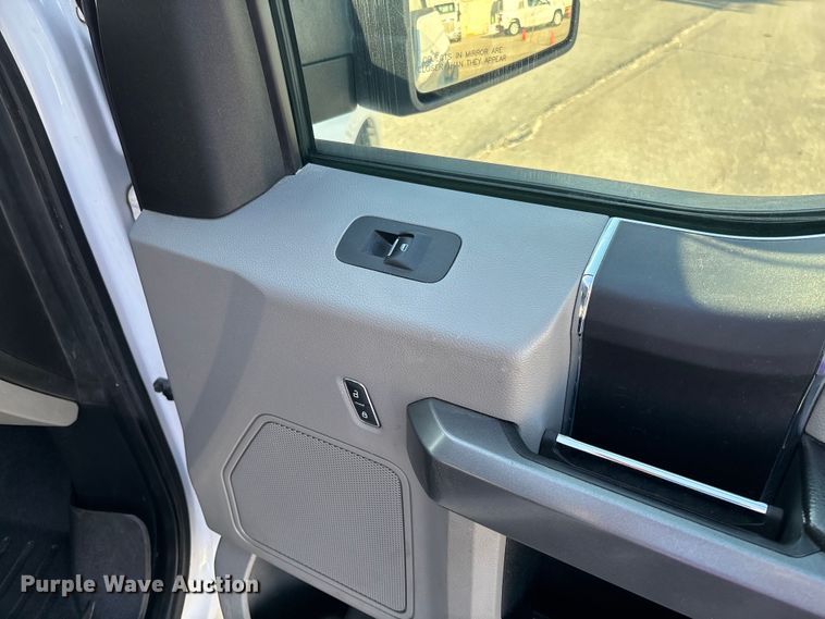 image for item FC5563 2015 Ford F150 Crew Cab pickup truck