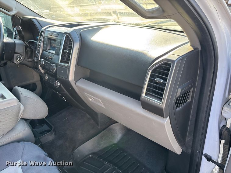 image for item FC5563 2015 Ford F150 Crew Cab pickup truck