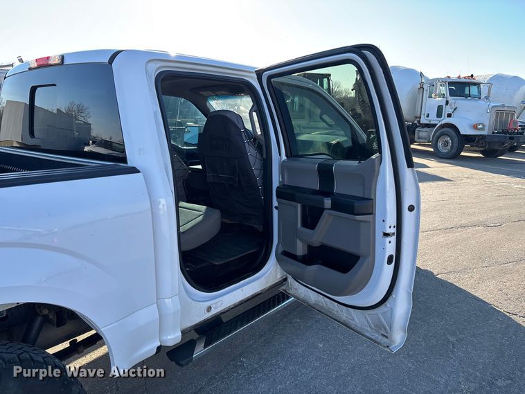 image for item FC5563 2015 Ford F150 Crew Cab pickup truck