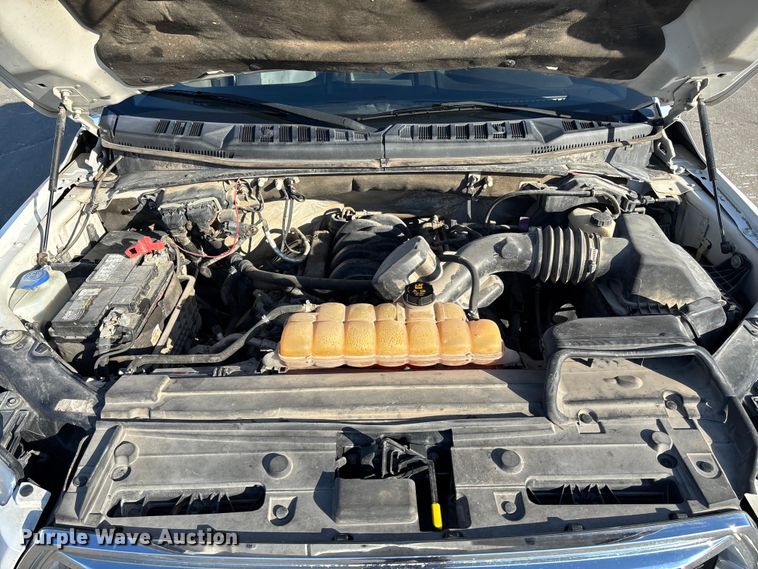 image for item FC5563 2015 Ford F150 Crew Cab pickup truck