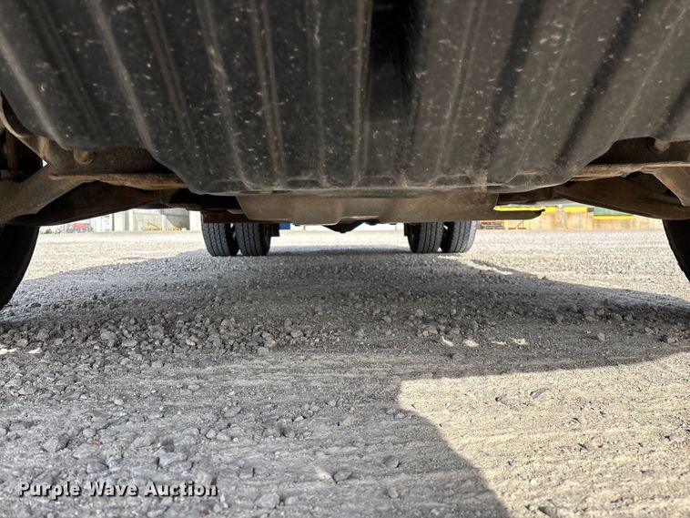 image for item FG0200 2009 Chevrolet Silverado 3500HD flatbed pickup truck