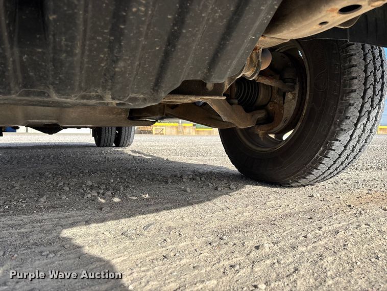 image for item FG0200 2009 Chevrolet Silverado 3500HD flatbed pickup truck