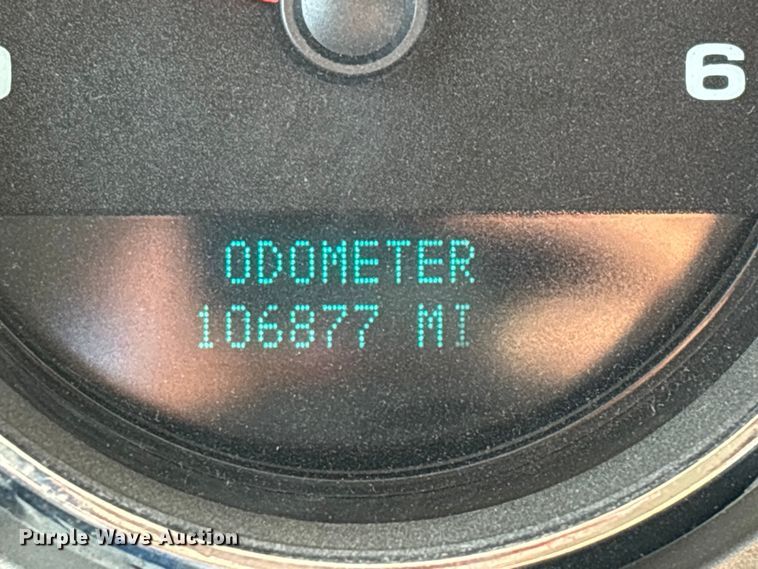 image for item FG0200 2009 Chevrolet Silverado 3500HD flatbed pickup truck