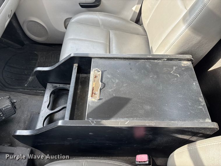 image for item FG0200 2009 Chevrolet Silverado 3500HD flatbed pickup truck